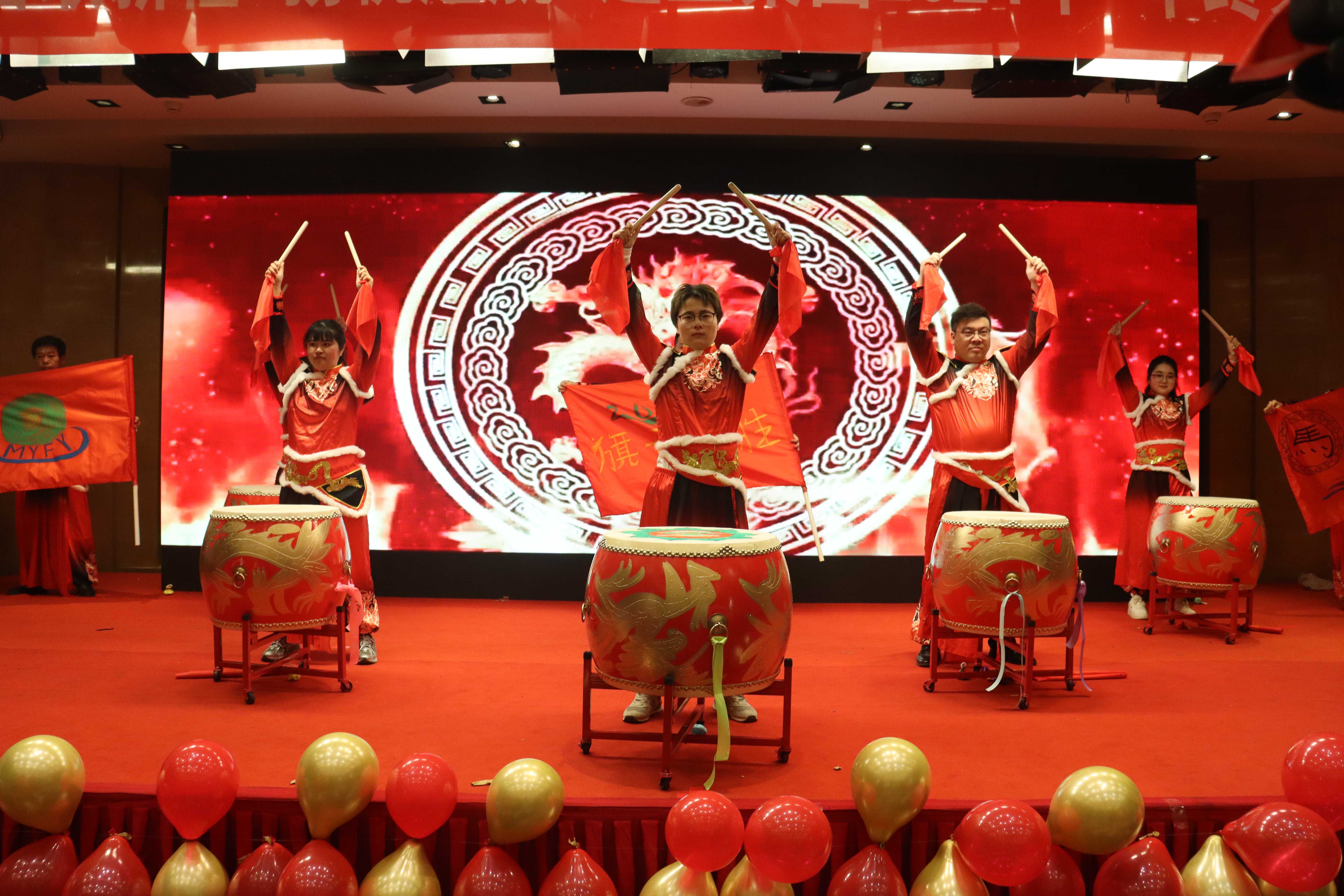 表演1(1).jpg
